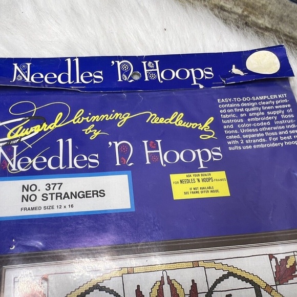 Vntg Needles 'N Hoops No Strangers Printed Cross Stitch Kit #377 - Picture 4 of 6